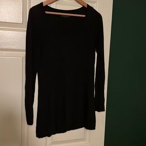 Extra long shirt. 100% Pima cotton. Very thin and breathable fabric. Wide neck.